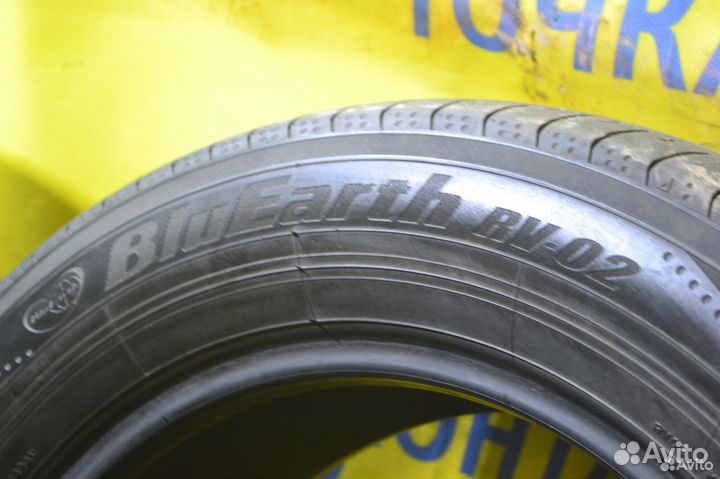 Yokohama BluEarth RV-02 215/60 R17