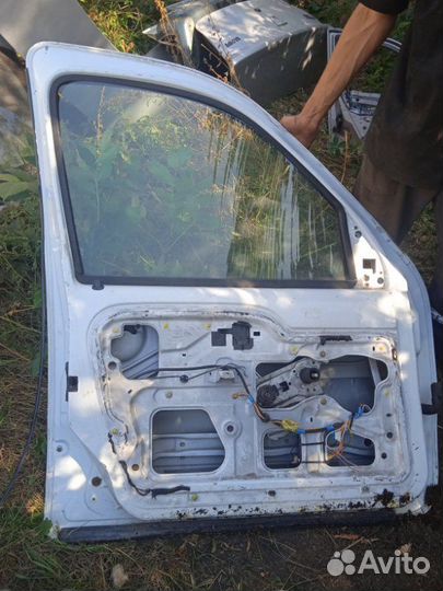 Дверь боковая передняя левая Renault Kangoo