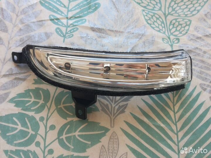 Повторитель поворота зеркало 261608296r колеос