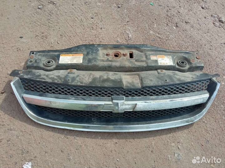Решетка радиатора Chevrolet Lacetti