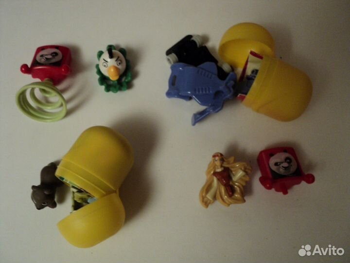 Принцессы киндер и др. фигурки