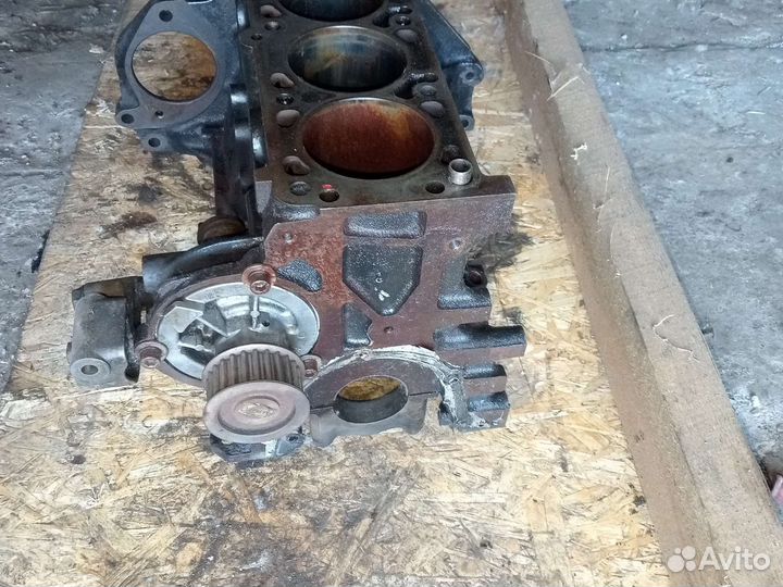 Блок цилиндров Opel vectra B 2.0