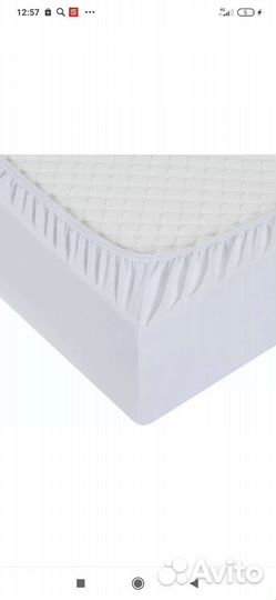 Простыни на резинке белого цвета