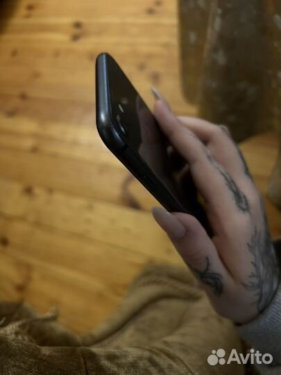 iPhone 8, 64 ГБ