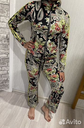 Спортивный костюм