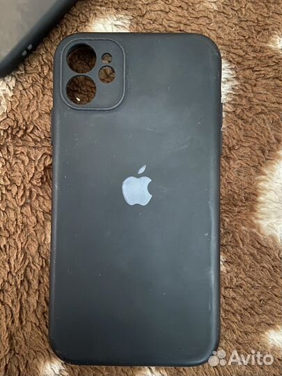 Чехлы iPhone 11