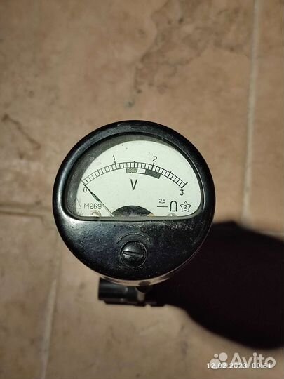 Винтажная нагрузочная вилка, вольтметр