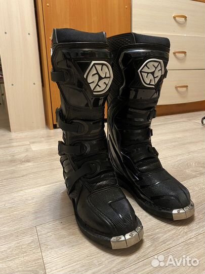 Боты для мотокросса