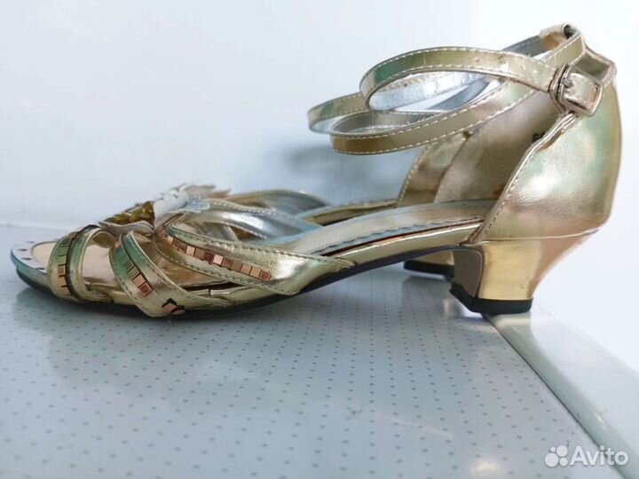 Босоножки р-р 36