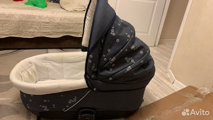 Продам детскую коляску 2в1