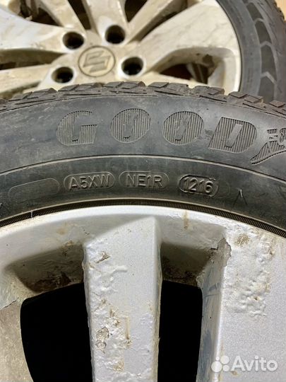 Комплект колес Suzuki R16 с зимней резиной