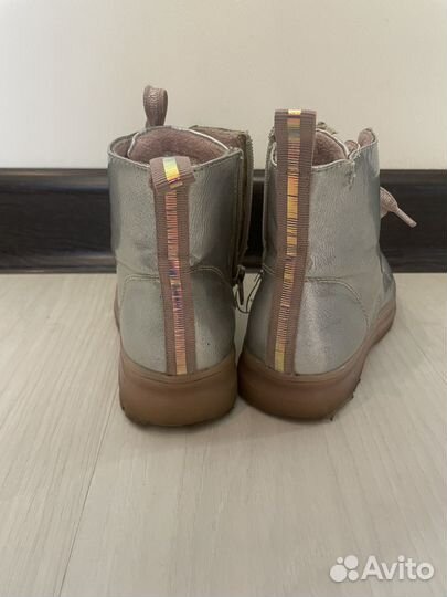 Ботинки для девочки 28размер