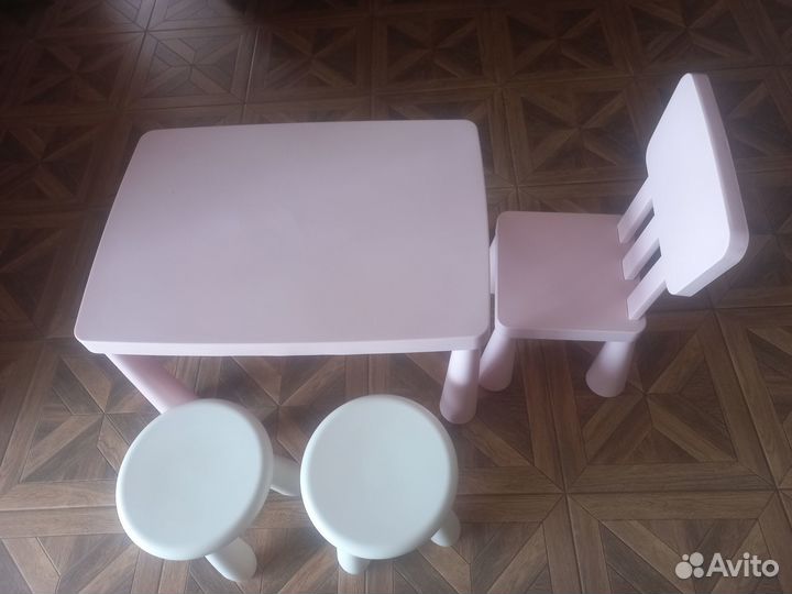 Стол и стулья из IKEA детские