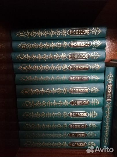 Продаю собрание сочинений. Торг уместен