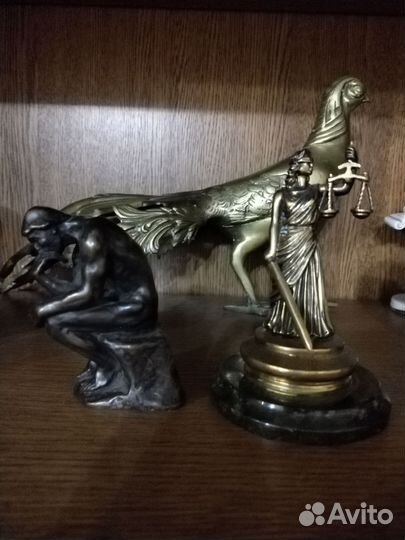 Бронзовая статуэтки