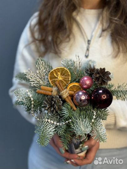 Новогодние букеты. Доставка