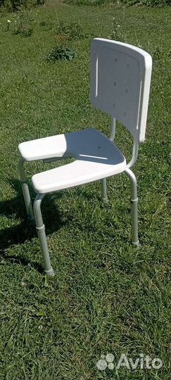 Стул для гигиенических процедур пожилых людей