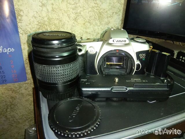 Canon EOS 500N со съемным объективом, блок питания
