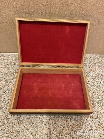 Шкатулка с чеканкой СССР