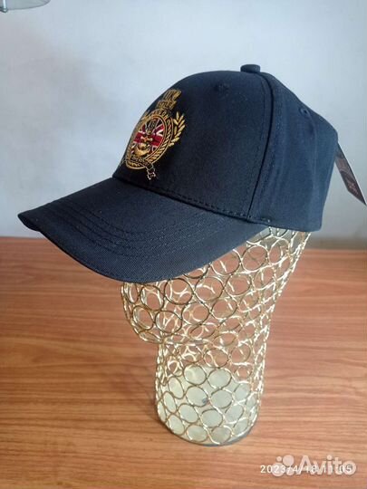 Бейсболка от бренда Lonsdale