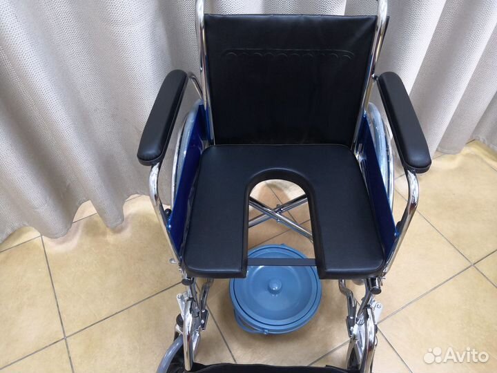 Кресло-коляска с туалетом