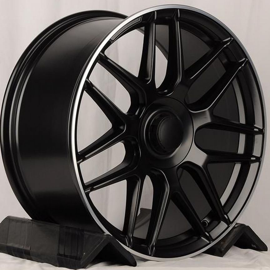 KoKo Kuture K7040 : 8x19 5*112 Et:38 Dia:66,6 Matt Black Lip Polish