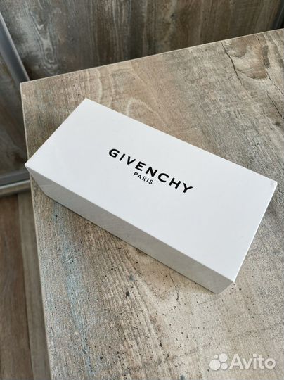 Очки новые Givenchy