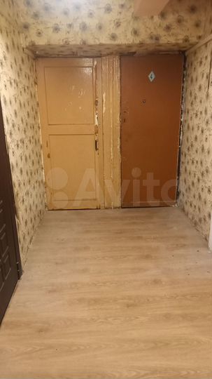 Комната 9 м² в 4-к., 1/3 эт.