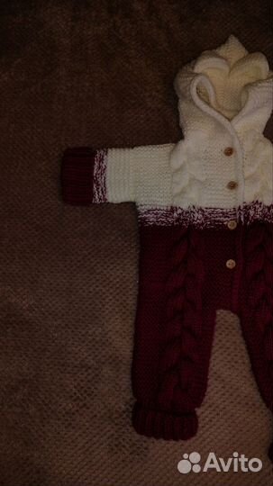 Вязаный комбинезон для малыша