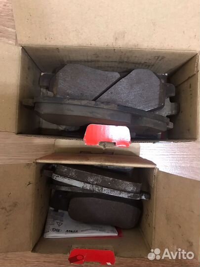 Тормозные колодки ;комплект) Mitsubishi Lancer 10