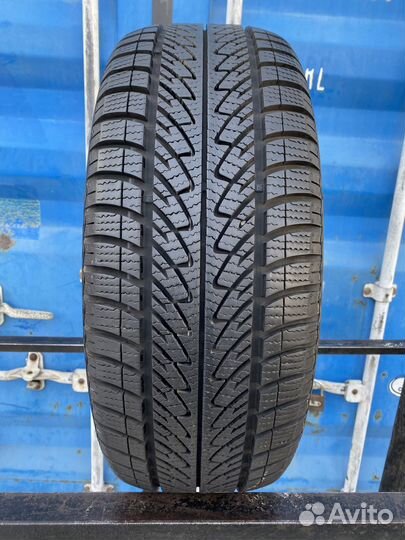 Goodyear UltraGrip 8 Performance 205/50 R17 93H
