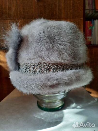 Женская шапка из голубой норки