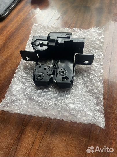 Замок крышки багажника рено меган2 2008