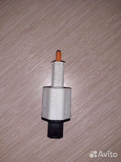 Датчик стопа ррено меган 3