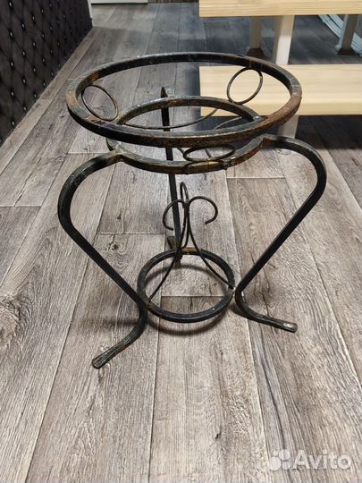 Подставка для цветов напольная металлическая