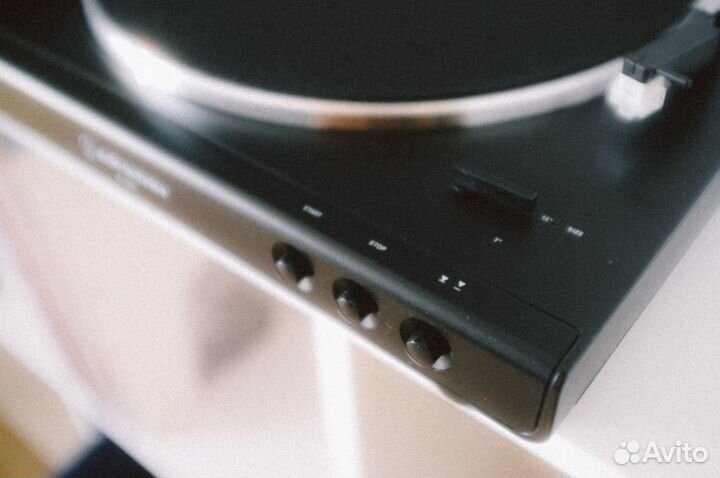 Виниловый проигрыватель Audio-Technica AT-LP60