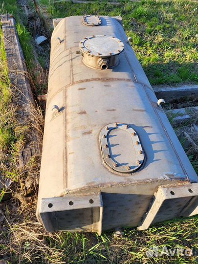 Емкость для воды металлическая