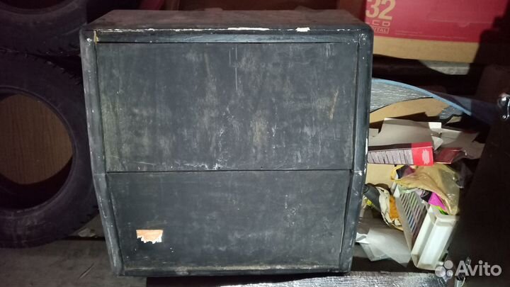 Гитарный кабинет самодельный пустой