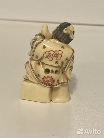 Статуэтка нэцкэ