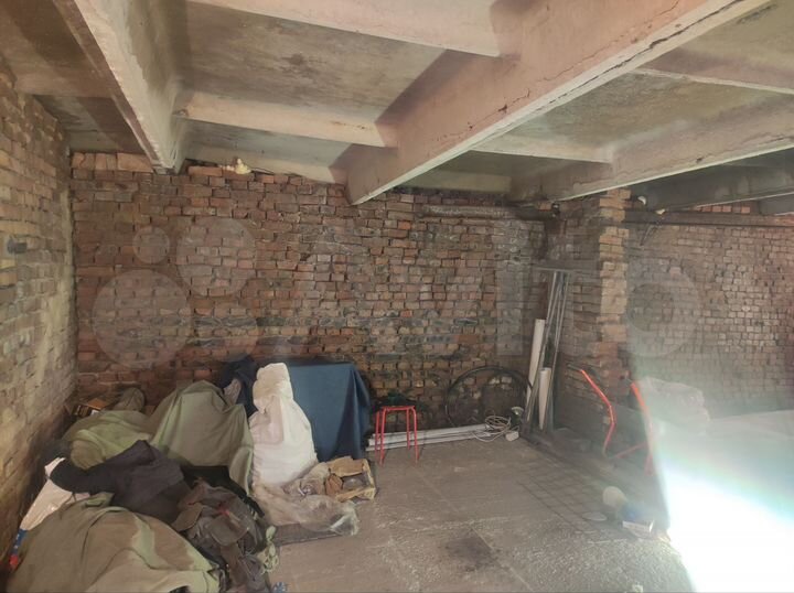 Гараж, > 30 м²