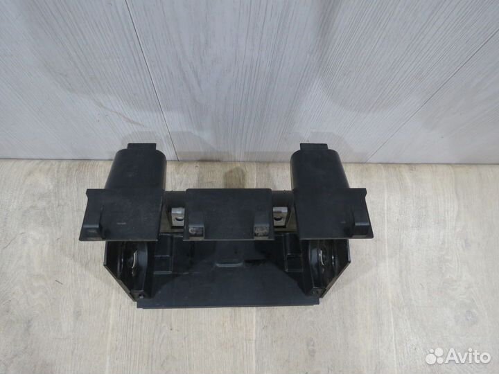 Кронштейн центральной консоли Jaguar XF