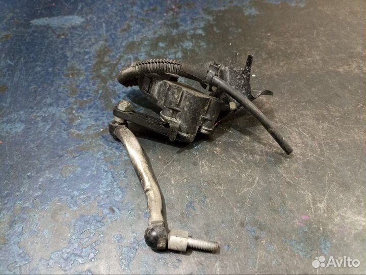 Датчик подвески передний левый Audi A4 B8