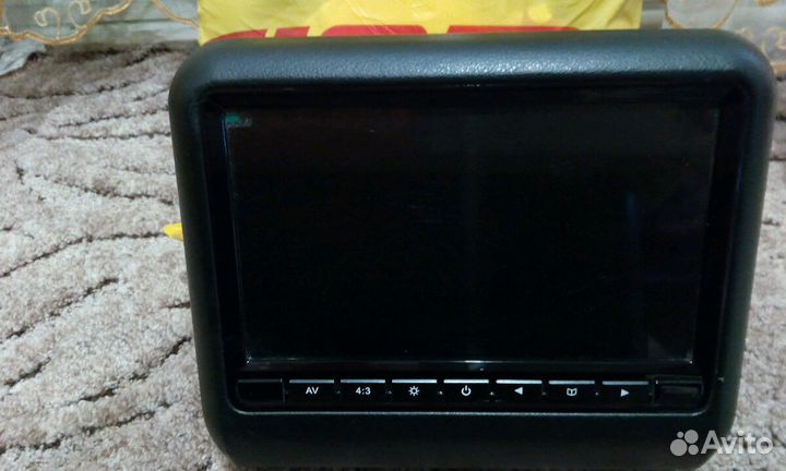 Навесной монитор на подголовник со встроенным DVD