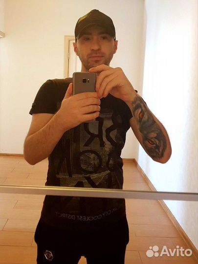 Администратор, оператор, диджей, арт-директор, мен