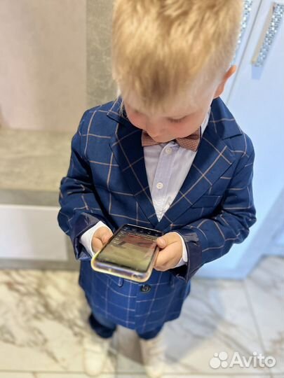 Костюм новый в клетку для мальчика школьная форма