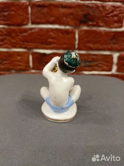 Фарфоровые статуэтки (узбек с виноградом, лфз)