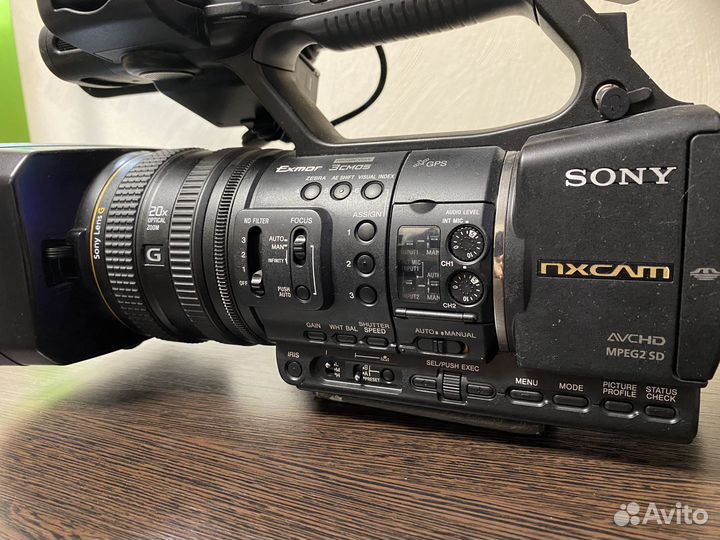 Видеокамера Sony HXR-NX5P