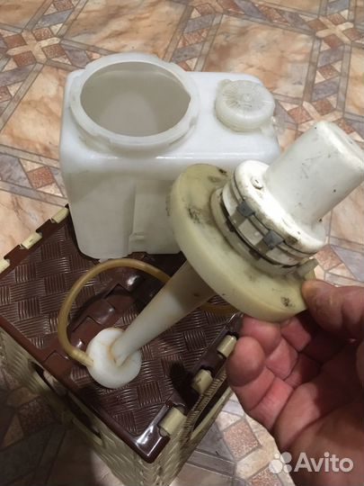 Бачек автомобильный омываля стекла