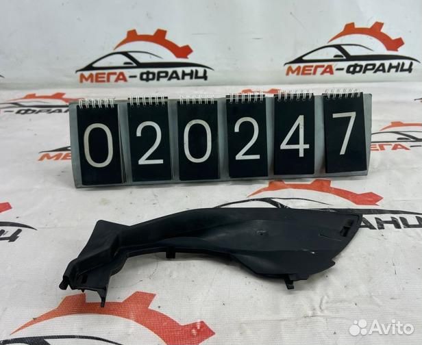 Уголок жабо левый Citroen C4 хэтчбек 5FW (EP6)