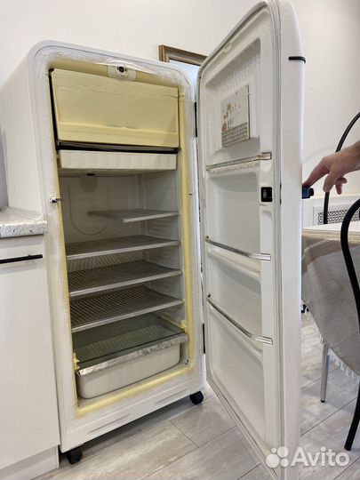 Холодильник ЗИЛ ретро
